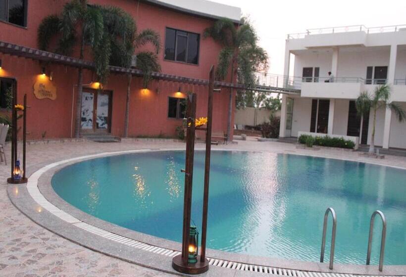 Hotel Seven Sky Clarks Exotica