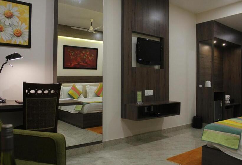 Hotel Seven Sky Clarks Exotica