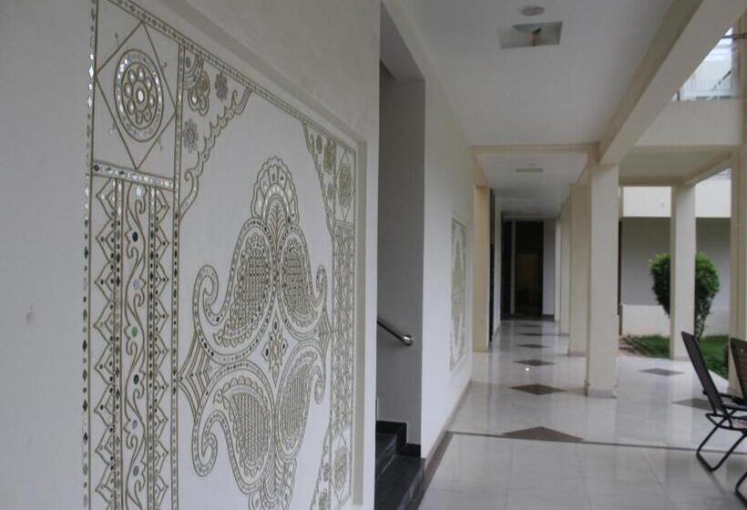 Hotel Seven Sky Clarks Exotica