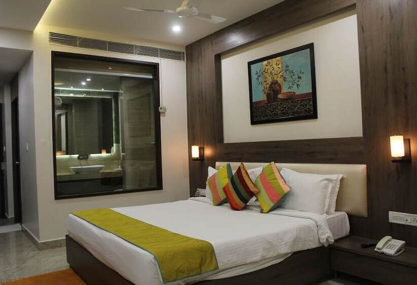 Hotel Seven Sky Clarks Exotica