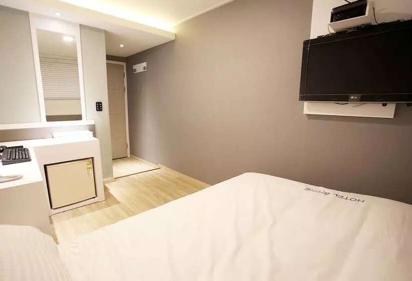 Hotel Shine