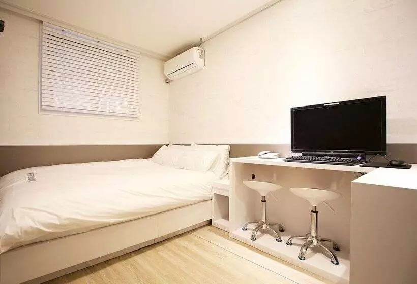 Hotel Shine