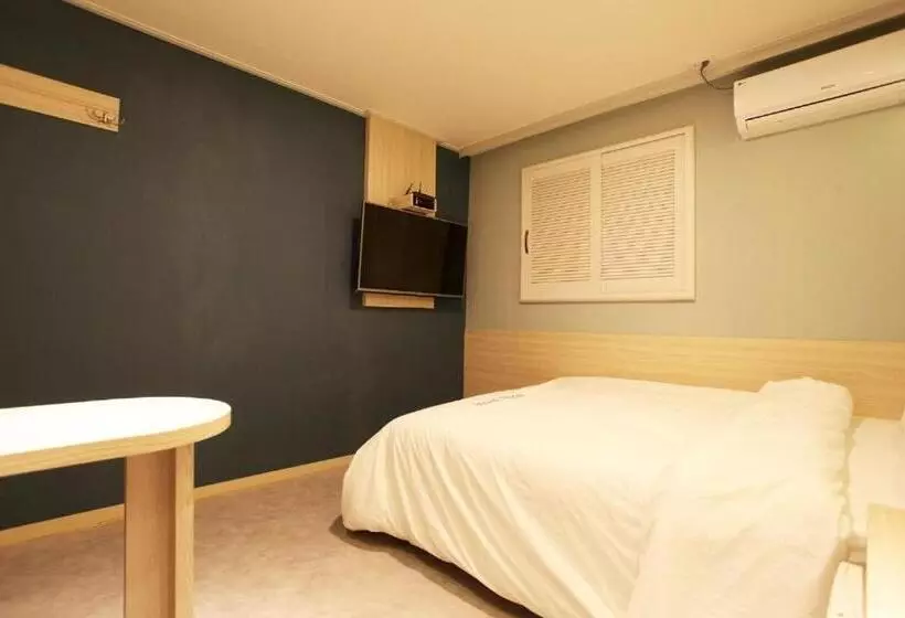 Hotel Shine