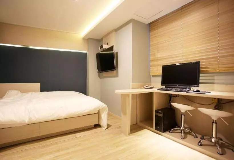 Hotel Shine