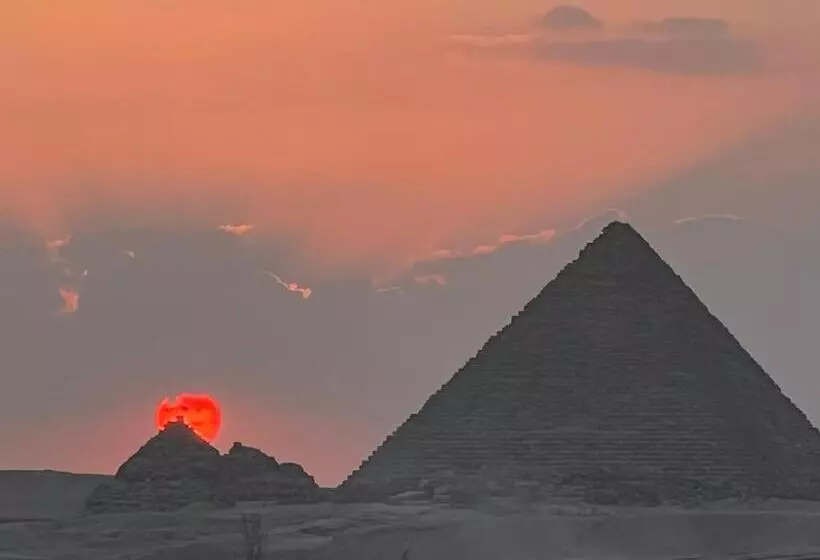 ホテル Jimmy Pyramids