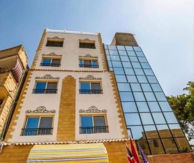 هتل Jimmy Pyramids