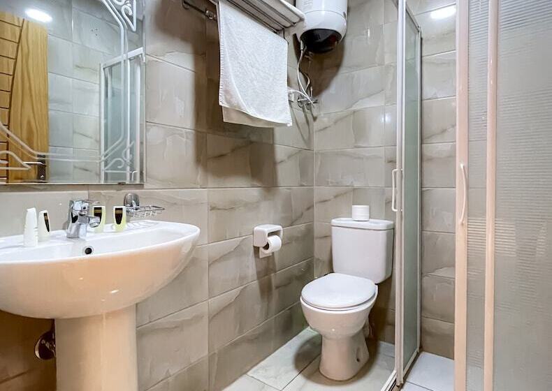 هتل Jimmy Pyramids