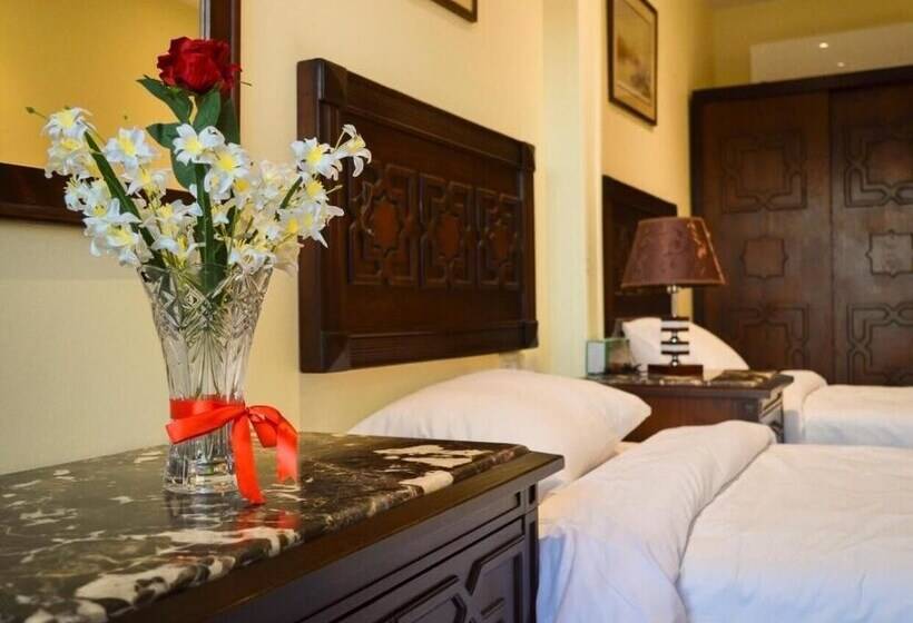 هتل Jimmy Pyramids