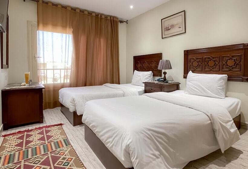 هتل Jimmy Pyramids