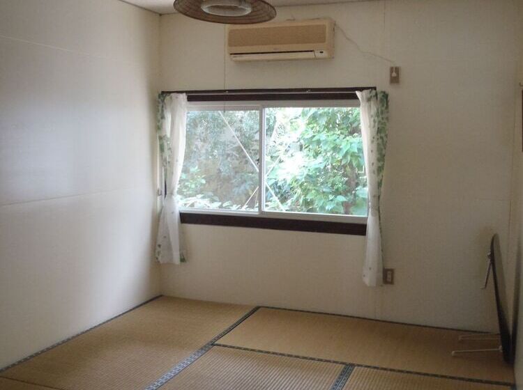 Iriomotejima Monsoon   Hostel