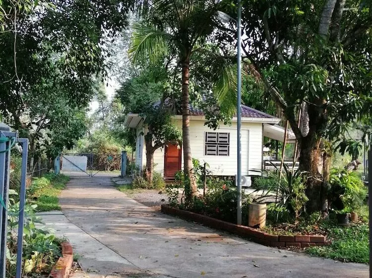 ペンション Wasuthan Garden House