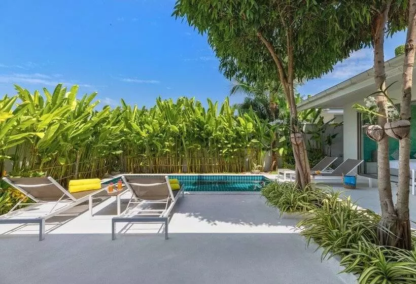 Villa White Orchid