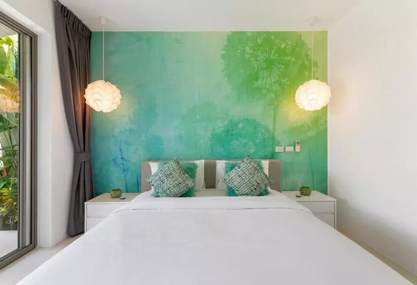 Villa White Orchid