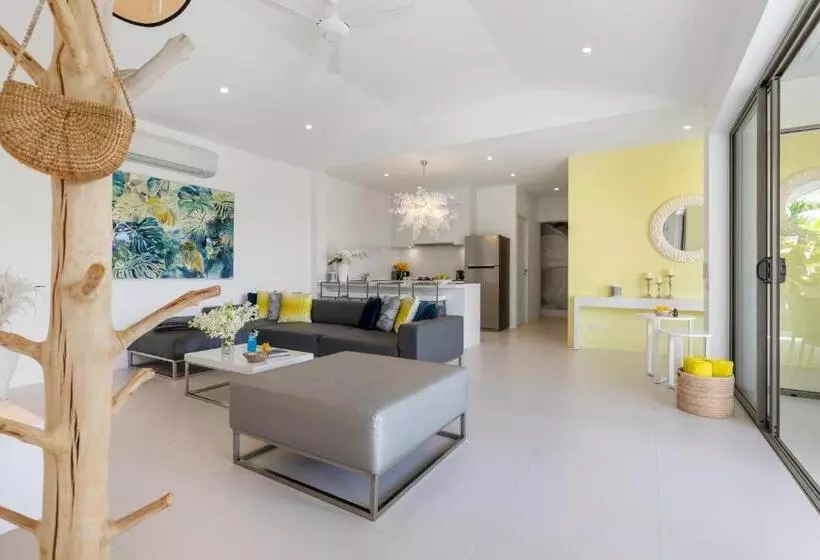 Villa White Orchid