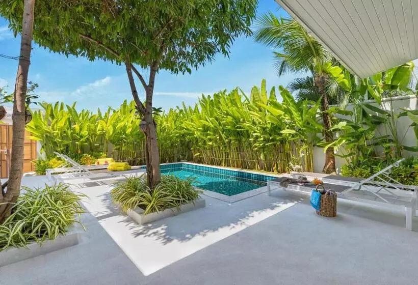 Villa White Orchid