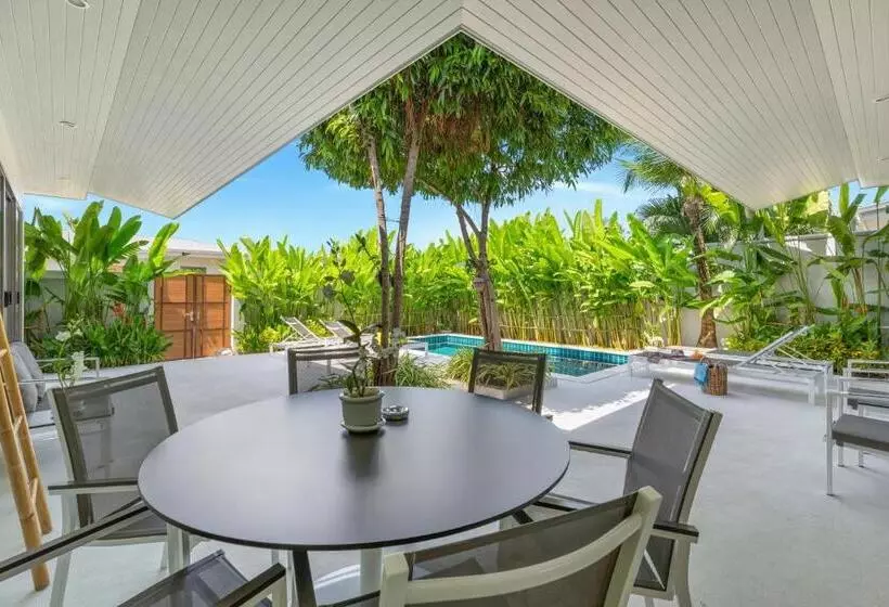 Villa White Orchid