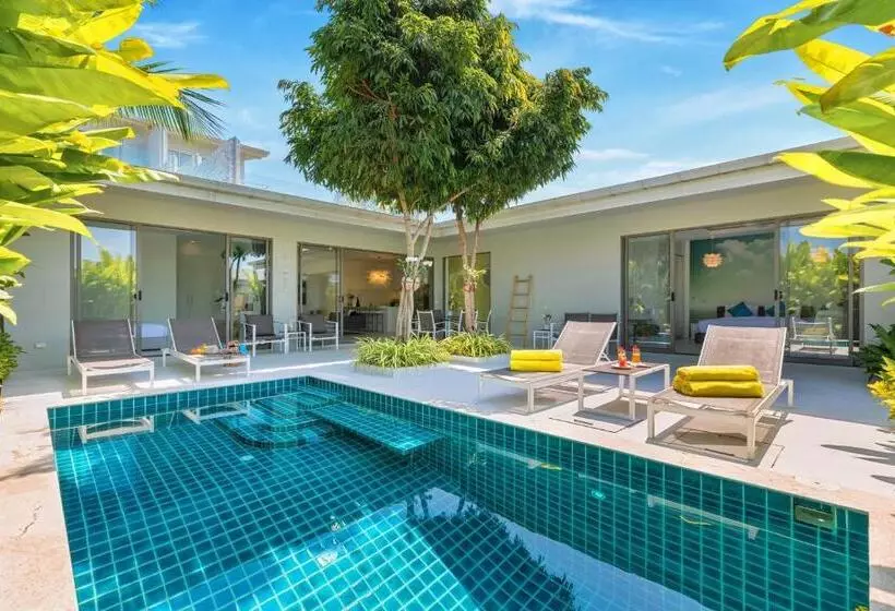 Villa White Orchid