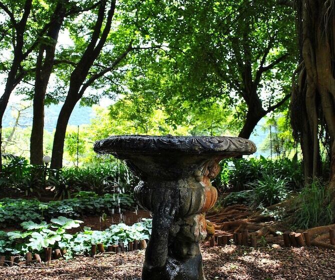 Nocleg ze śniadaniem Mount Azimbo Lodge