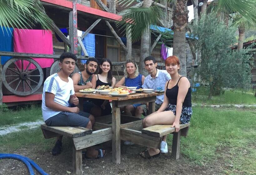 هتل Kadir's Family House