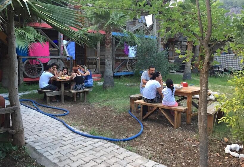 هتل Kadir's Family House