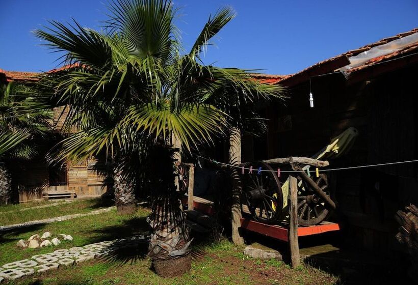 هتل Kadir's Family House