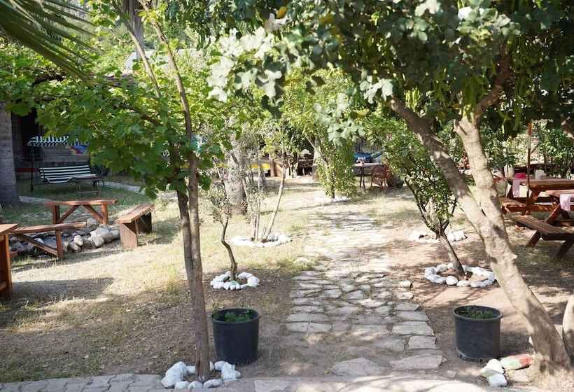 هتل Kadir's Family House