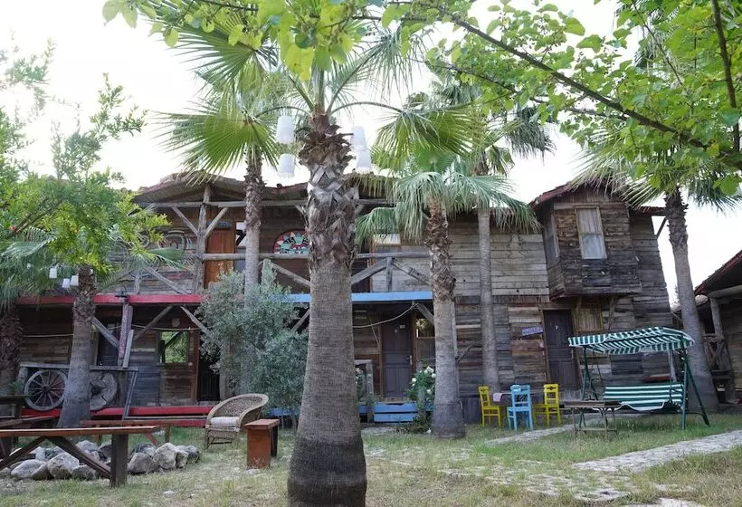هتل Kadir's Family House