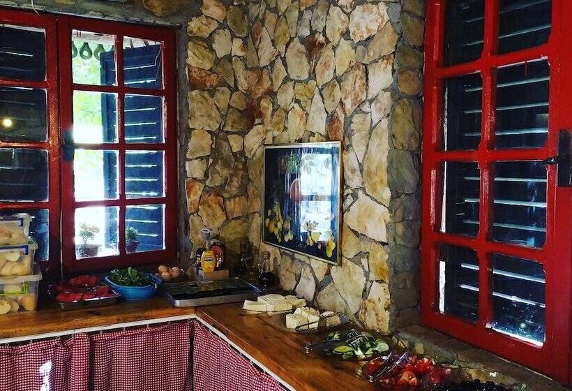 هتل Kadir's Family House