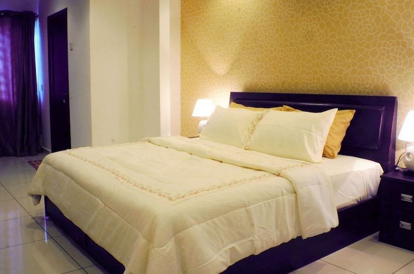 ペンション Gurney Luxe Inn