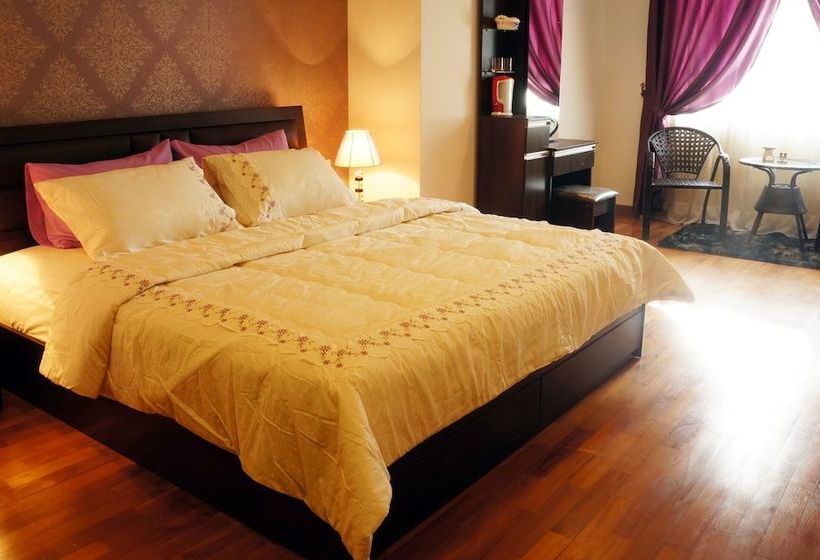 ペンション Gurney Luxe Inn