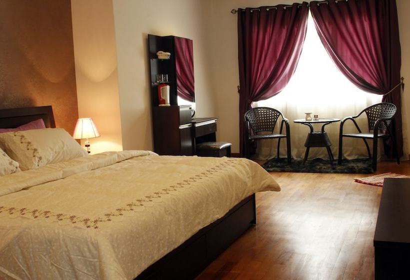 ペンション Gurney Luxe Inn