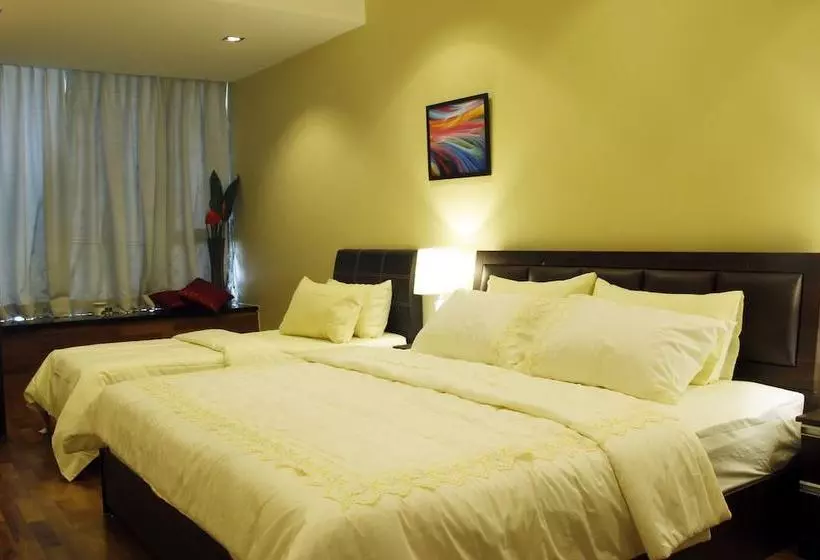 ペンション Gurney Luxe Inn