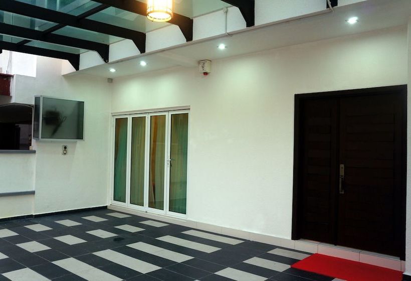 ペンション Gurney Luxe Inn