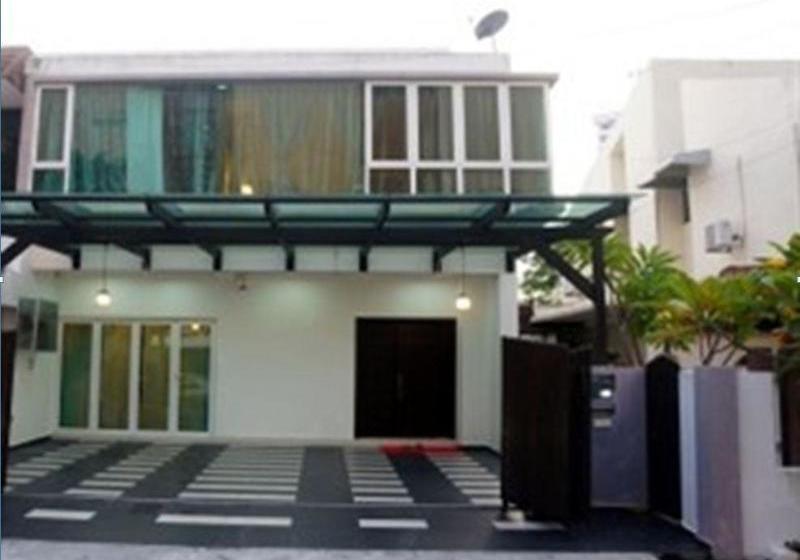 ペンション Gurney Luxe Inn