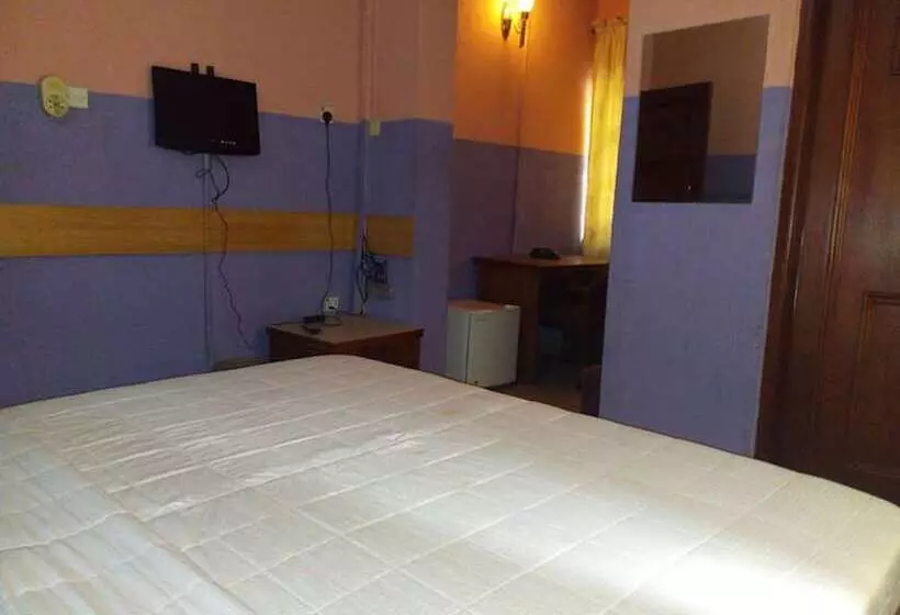 پانسیون Hollajobi Guest House