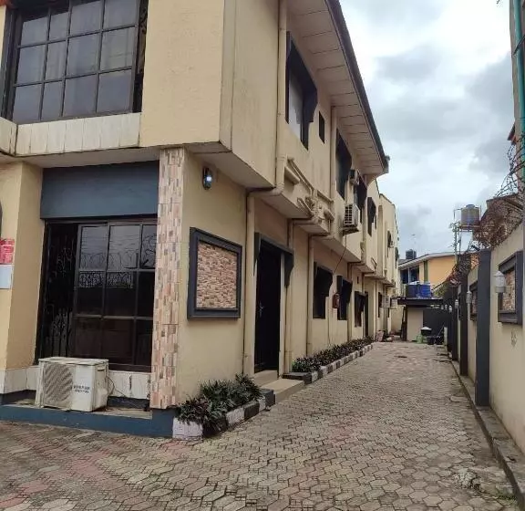 پانسیون Hollajobi Guest House