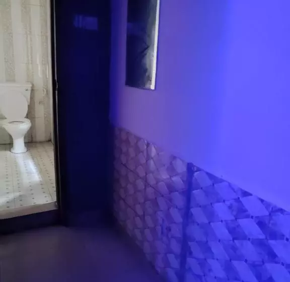 پانسیون Hollajobi Guest House