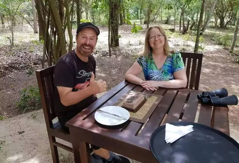 Majatalo Wadula Safari Yala