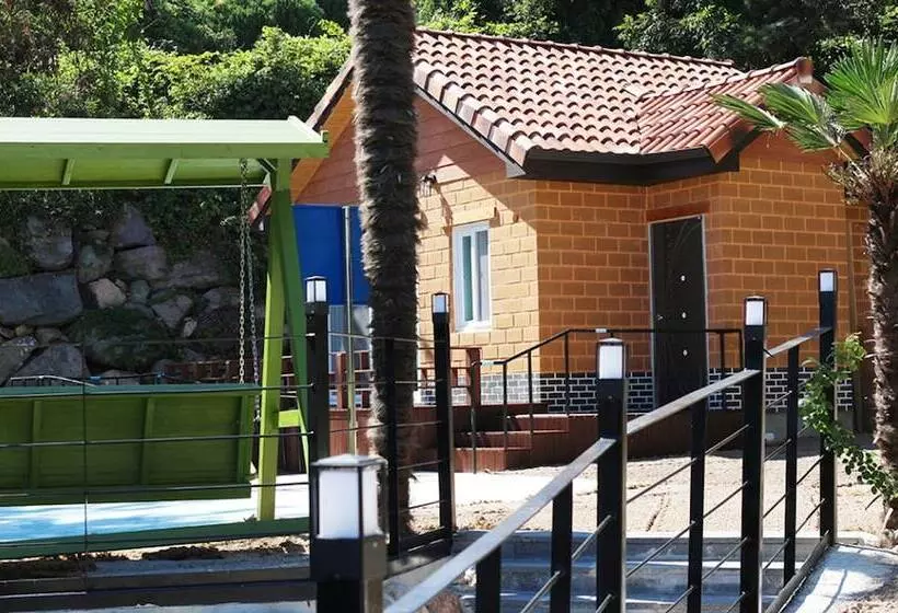 Pyramid Red Clay Pension