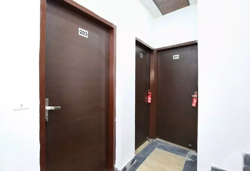 The Sitara Hotel By Oyo Rooms