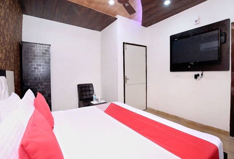 The Sitara Hotel By Oyo Rooms