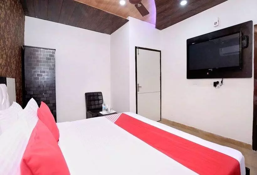The Sitara Hotel By Oyo Rooms