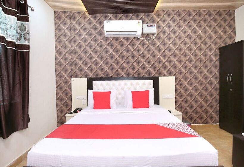 The Sitara Hotel By Oyo Rooms