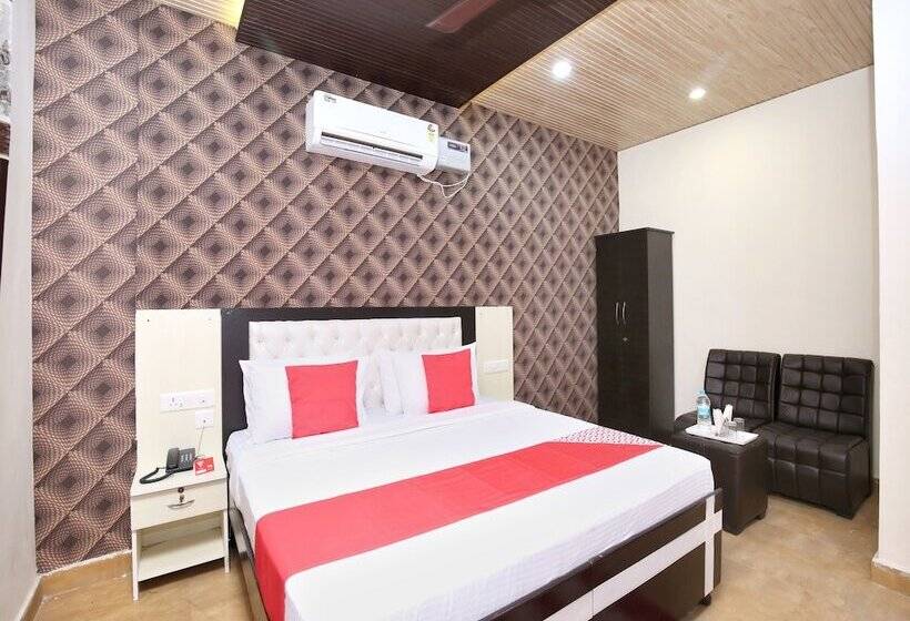 The Sitara Hotel By Oyo Rooms