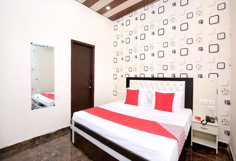 The Sitara Hotel By Oyo Rooms