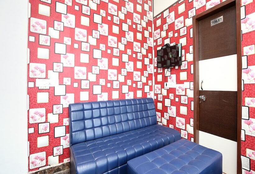 The Sitara Hotel By Oyo Rooms