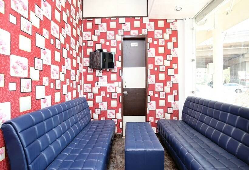 The Sitara Hotel By Oyo Rooms