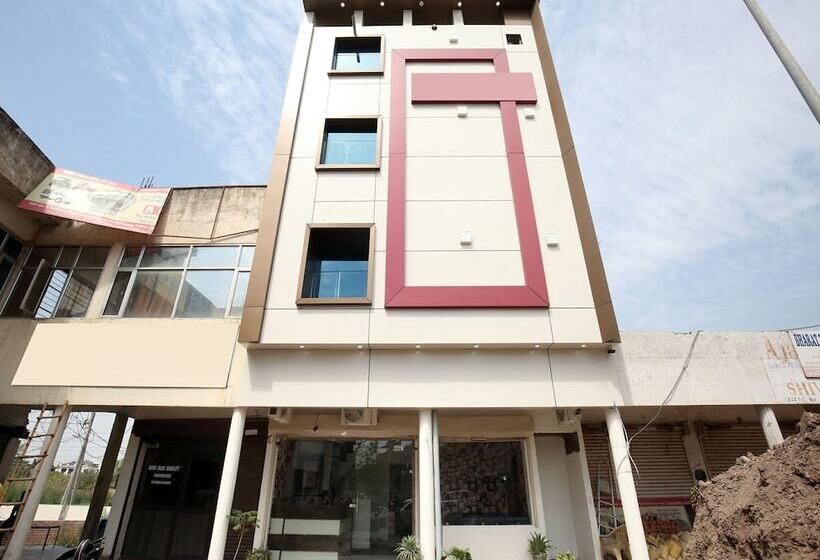 The Sitara Hotel By Oyo Rooms
