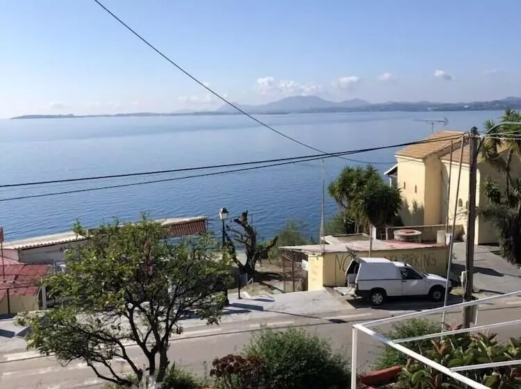 Akrogiali Apartments