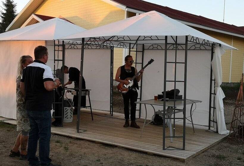 פונדק Kierinki Village